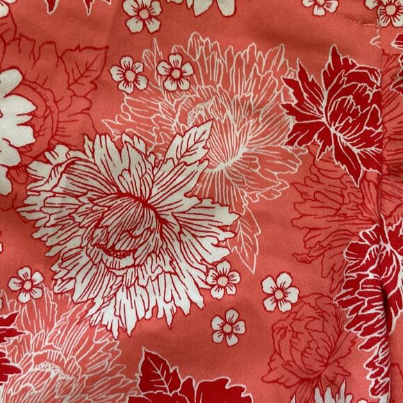 Isaac Mizrahi Coral/Red Floral Shorts, Size 10 - Picture 2 of 8